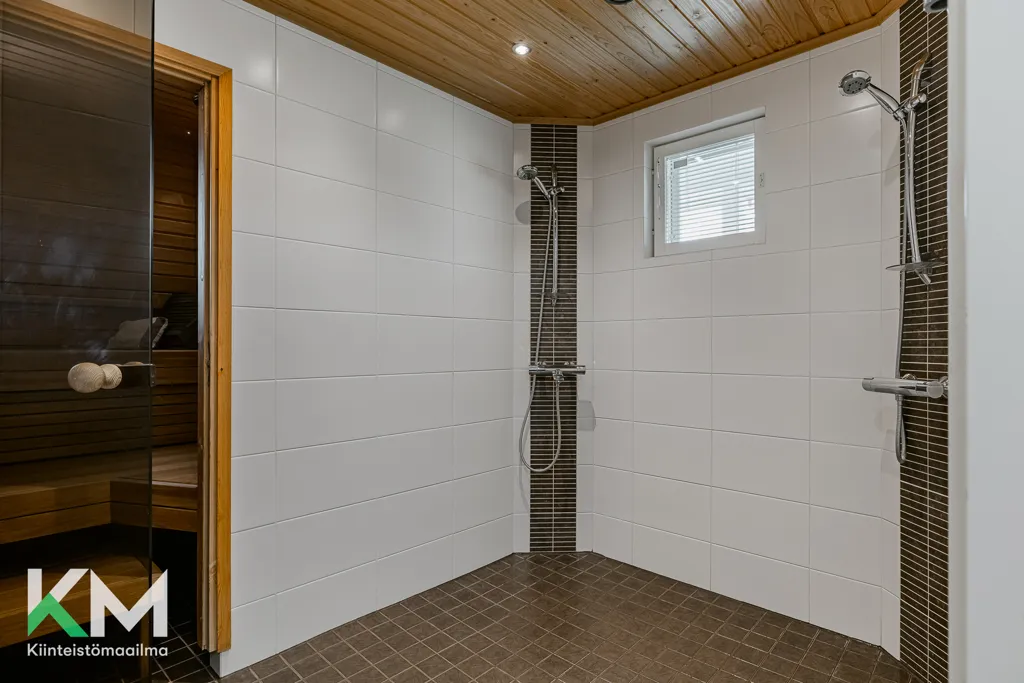 Vannitoad - Spacious Detached House with Garden in Soukkajoki