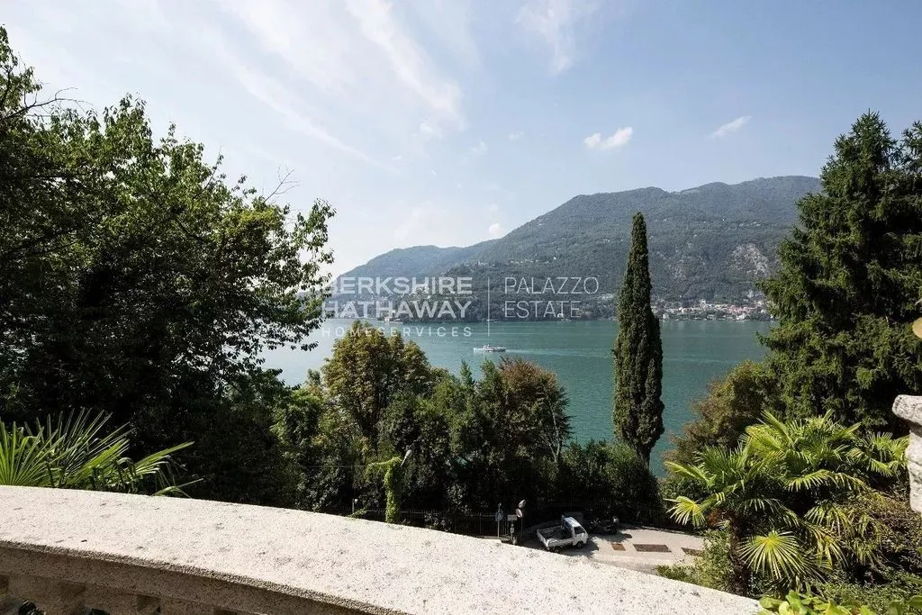Terrass - Luxury Villa with Lake View in Dizzasco