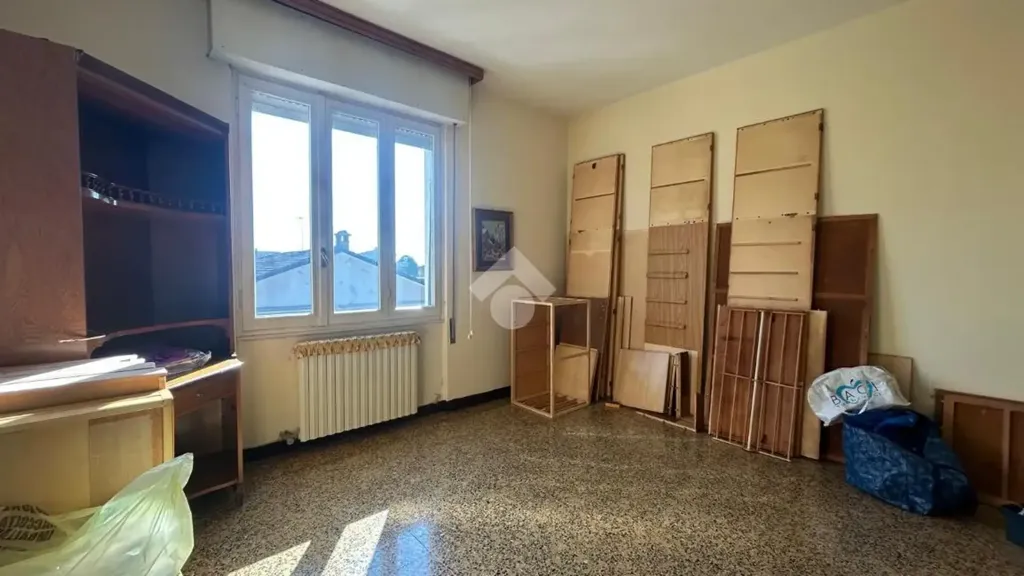 Magamistoad - 3-Room Apartment with Balcony in Brescia
