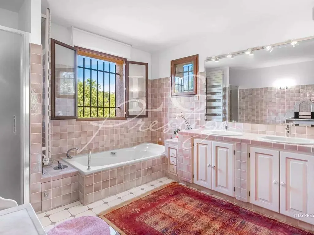 Vannitoad - Charming House with Large Garden in Fréjus