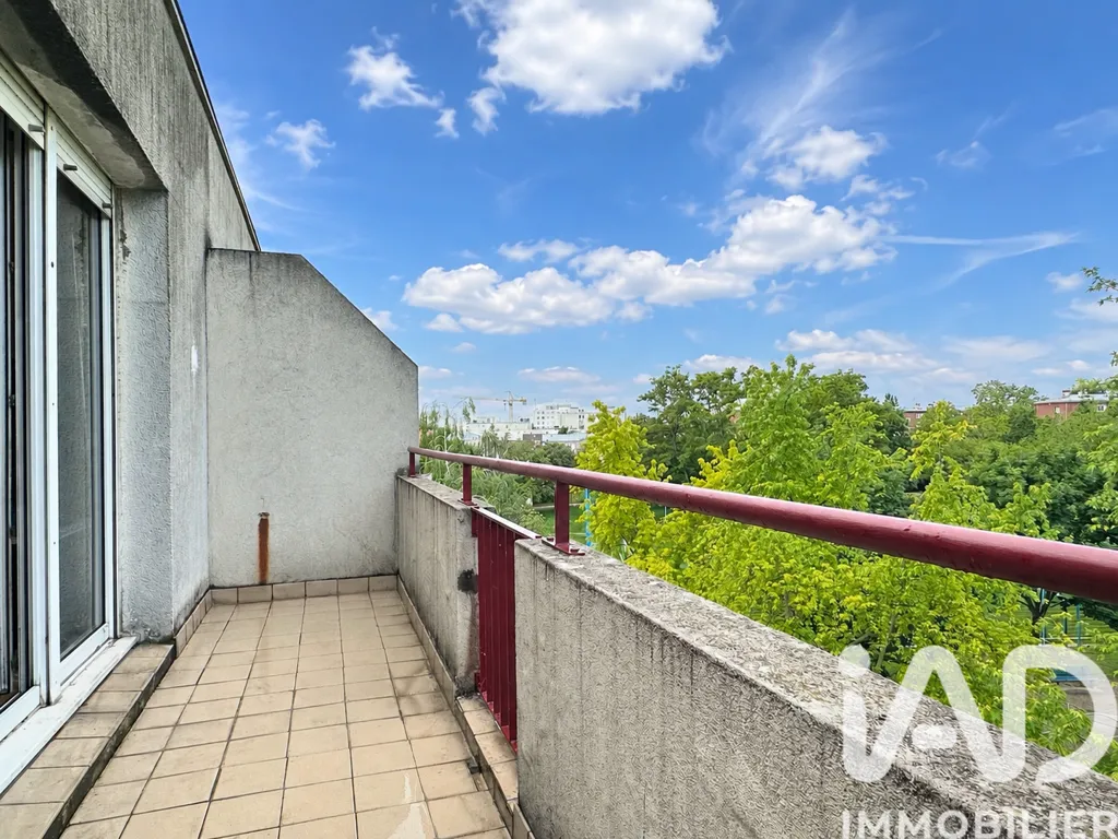 Rõdu - Duplex with Terrace in La Courneuve