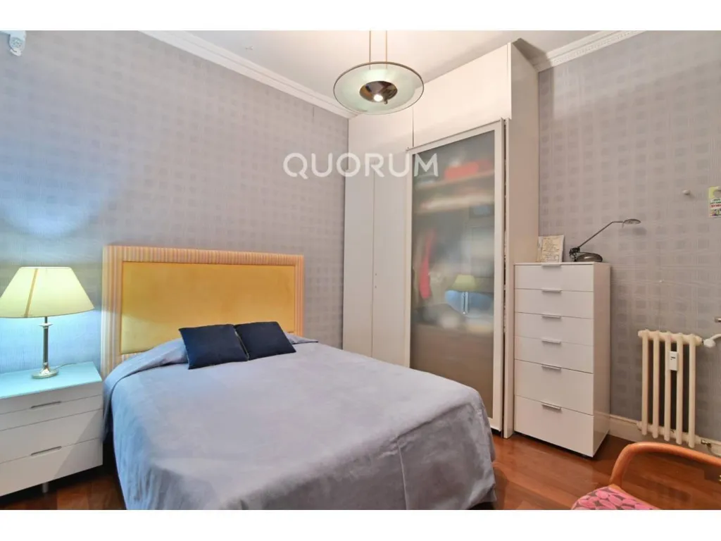 Chambres - Señorial Flat with Park Views in Abando, Bilbao