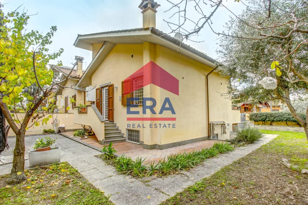 Välivaade - Villa with Garden in Infernetto, Rome