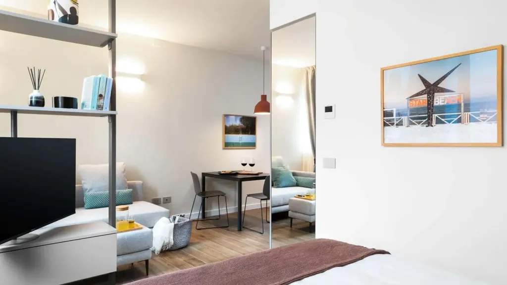 Studio Apartment with Balcony in Milan