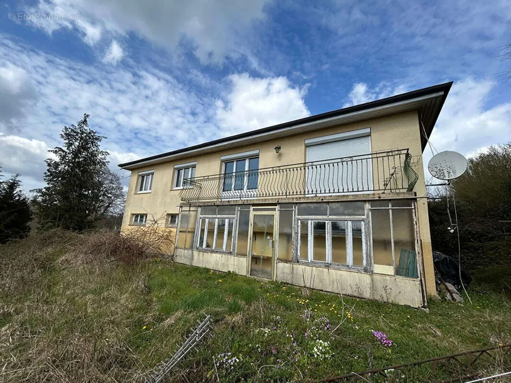 Extérieur - Maison avec Vue Dégagée sur les Hauteurs de Darney