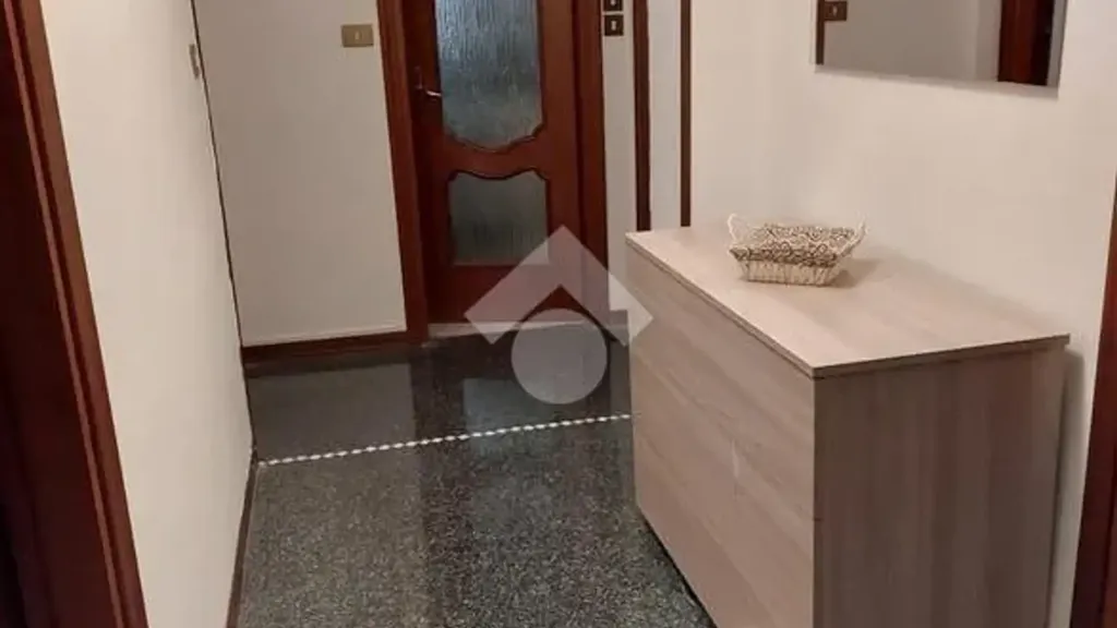 Esik - Student-Friendly Trilocale with Balcony in Pavia