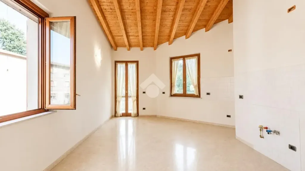 Toad - Contemporary Apartment with Balcony in Chiari