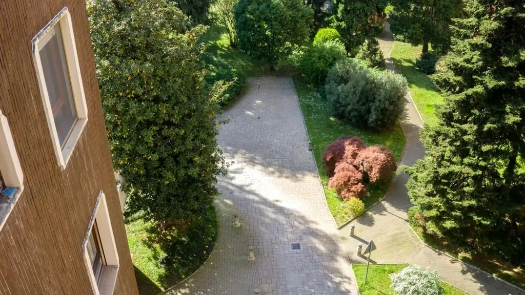 Aerial - 1-Bed Apartment with Balcony in Milan