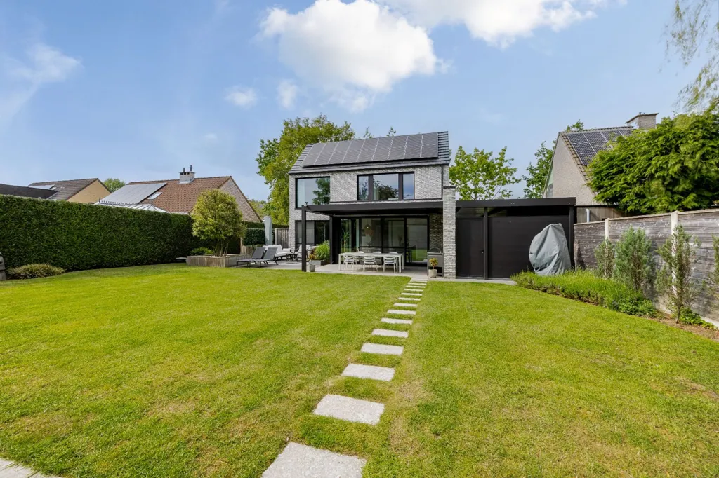 Aed - Luxury Villa with Garden in Lint