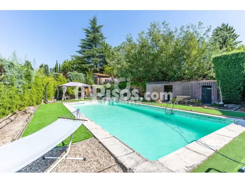 Bassein - Chalet with Pool in Monterrozas-Parquerrozas