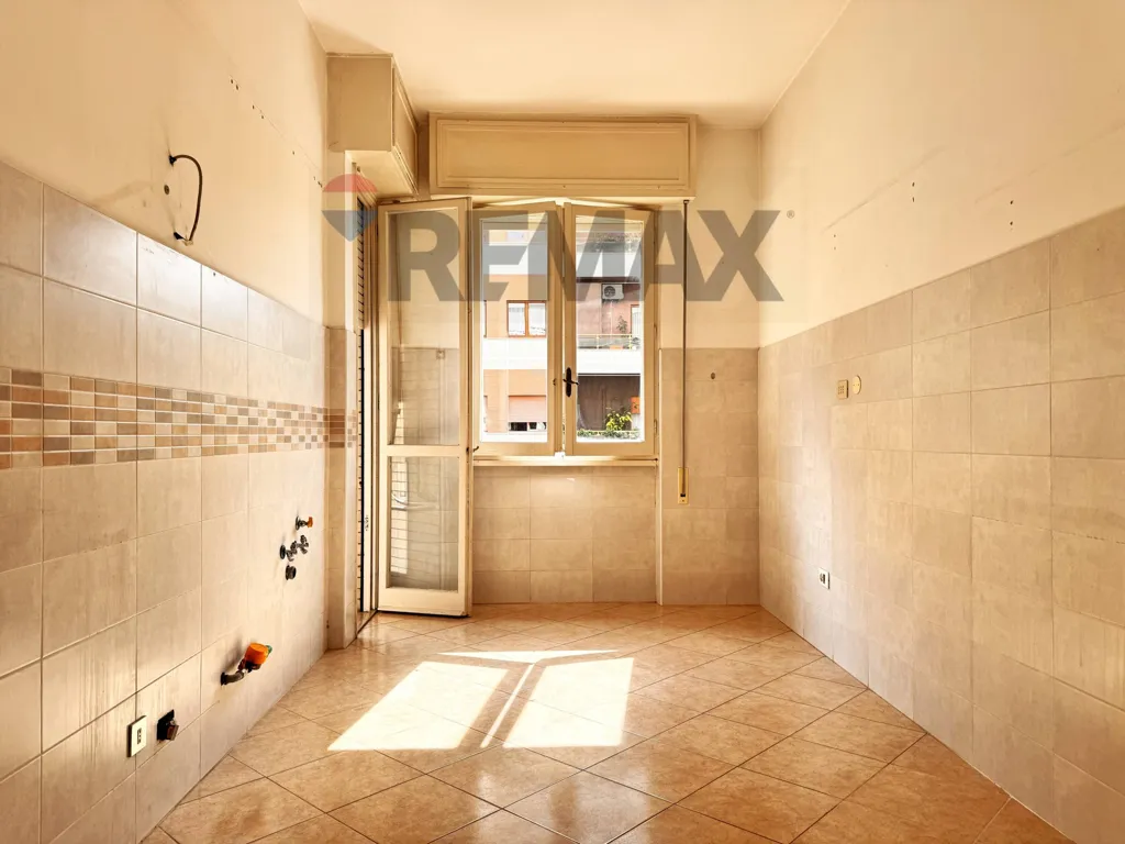 Stanze - Spacious Apartment with Parking in Ostia Ponente