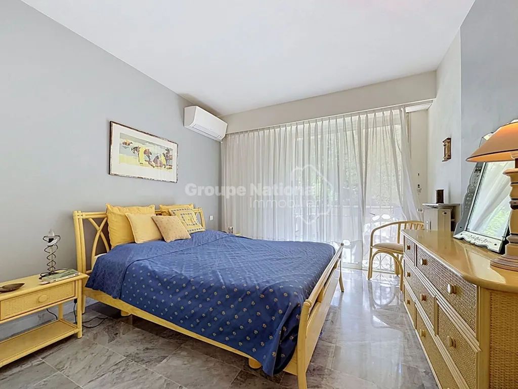 Chambres - Appartement avec Vue Mer et Piscine à Cannes