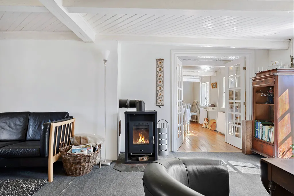 Soggiorno - Charming 4-Bedroom Villa in Countryside