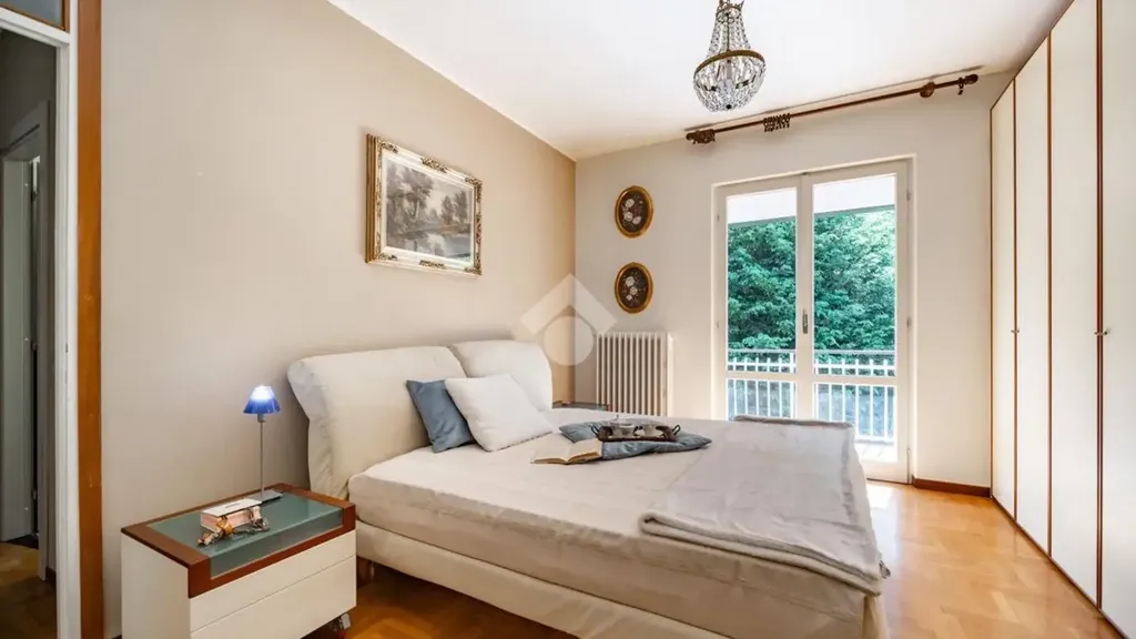 Chambres - Apartment with Panoramic View in Castello Di Brianza