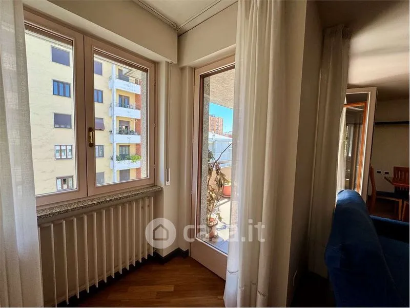 Elutuba - 4-Room Apartment with Balcony in Novara
