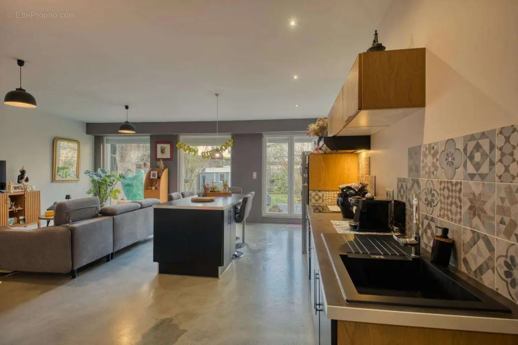 Köök - Rentable Building with 5 Leased Units in Nancy
