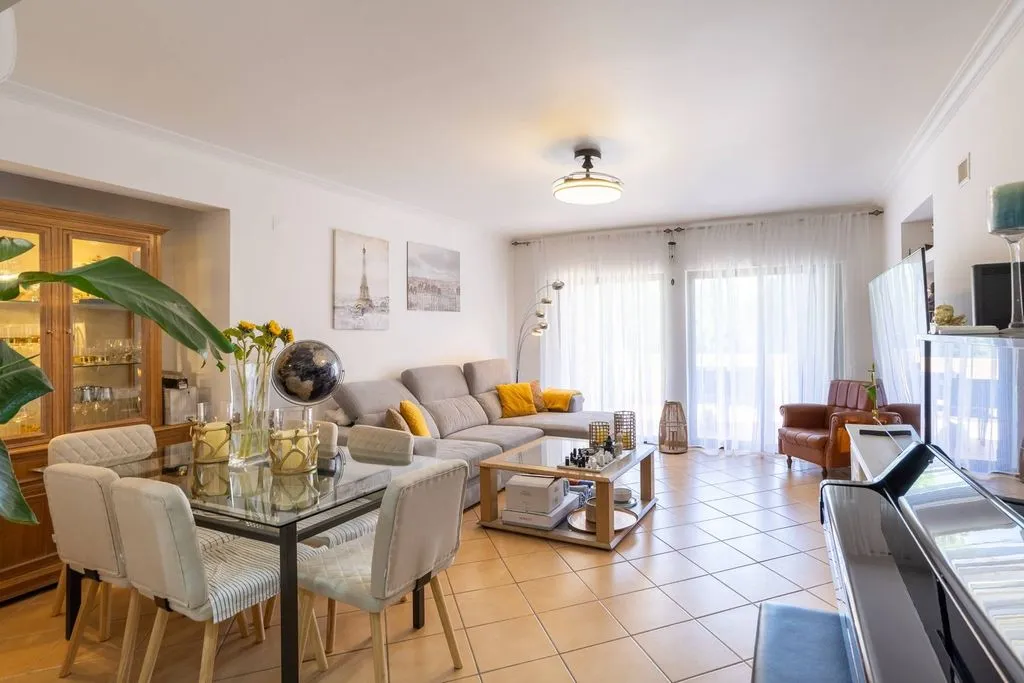 Salle à manger - Luxury Flat with Golf Course Views in Vilamoura