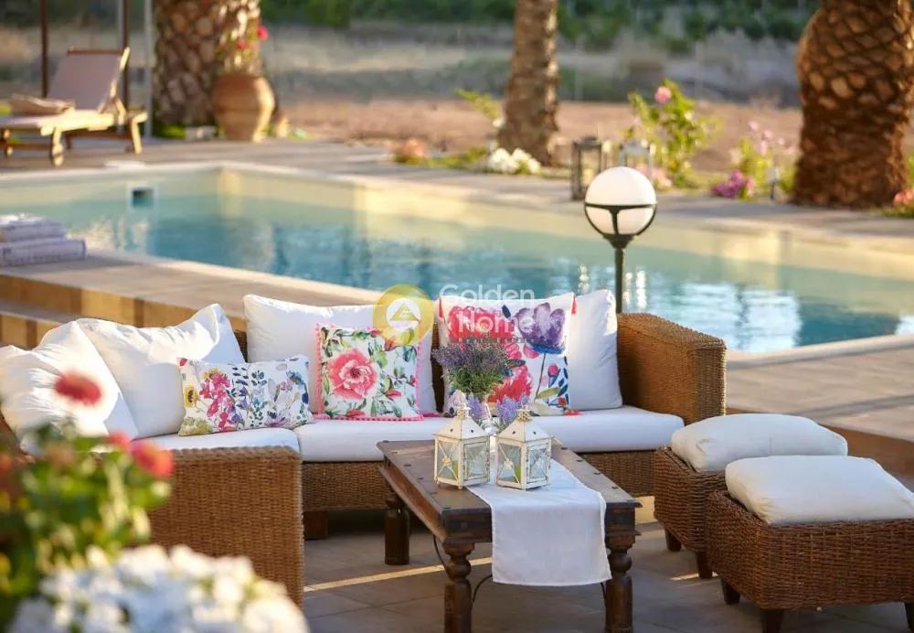 Bassein - Luxury Villa with Sea View in Gournes