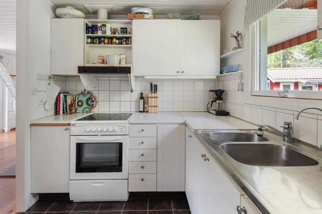 Cucina - Well-Maintained Cottage with Garden in Runmarö