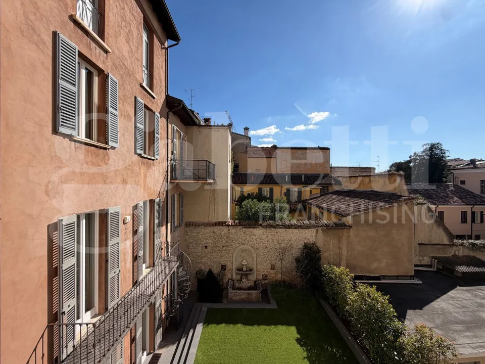 Jardin - Quadruplex with Central Location in Brescia