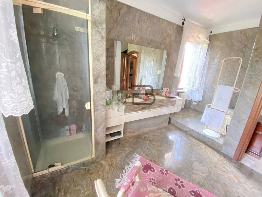 Bagni - Villa con giardino privato a Marina di Carrara