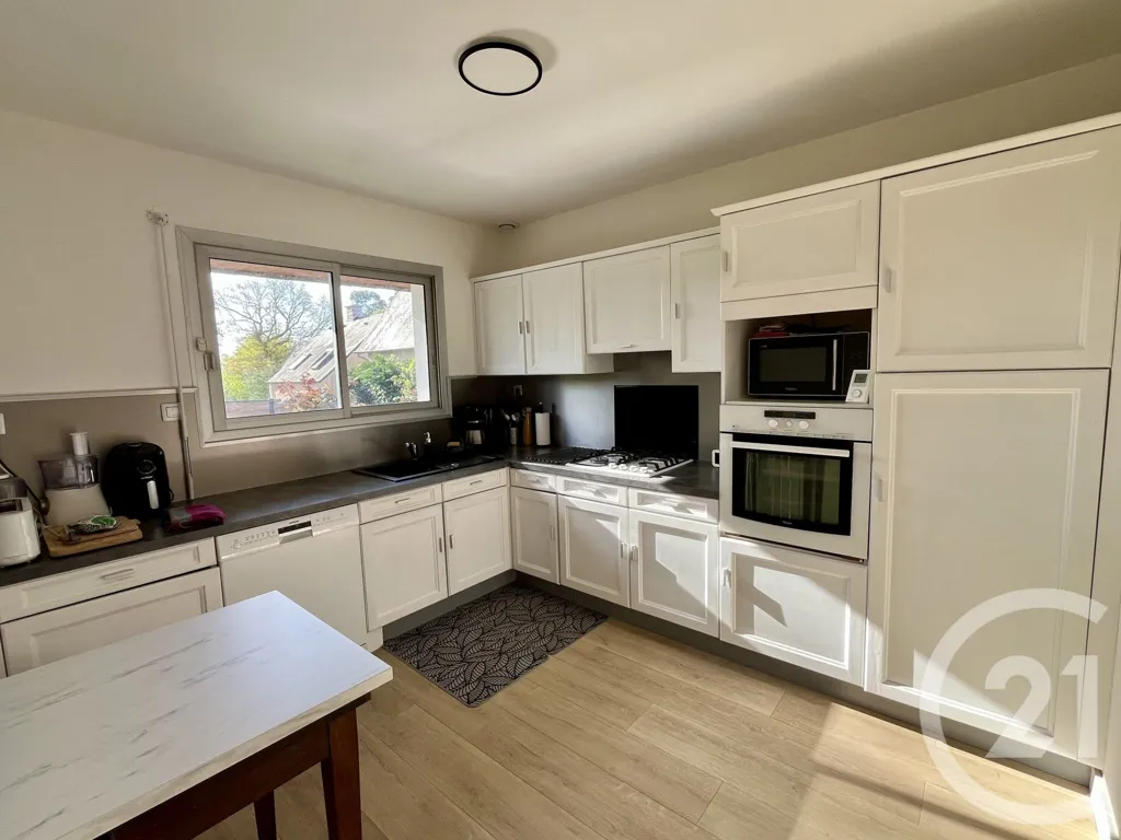 Cuisine - Maison avec Terrasse et Accès Direct à Rennes