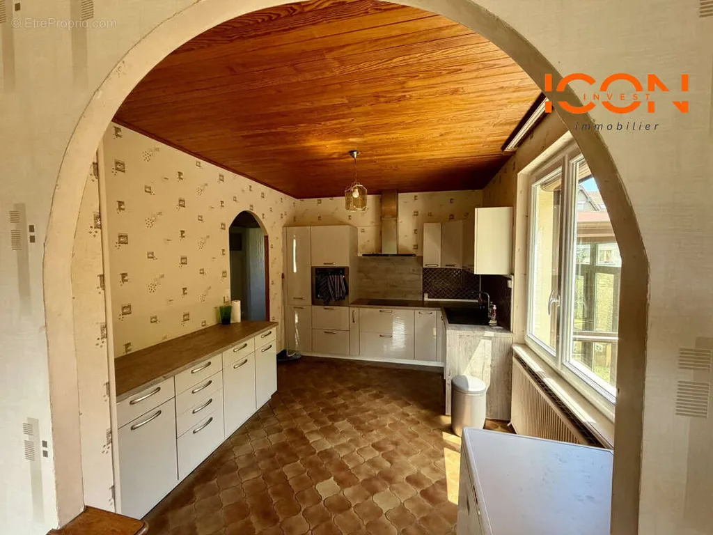 Cuisine - Maison avec Jardin et Garage à Danjoutin