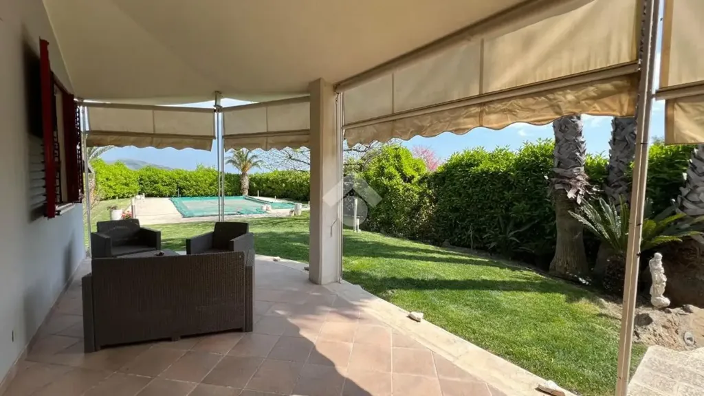 Terrass - Villa with Pool in Pergusa, Enna