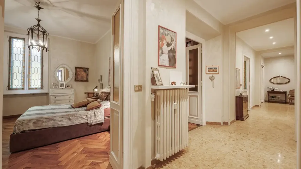 Entrée - Period Apartment with Balcony in Turin