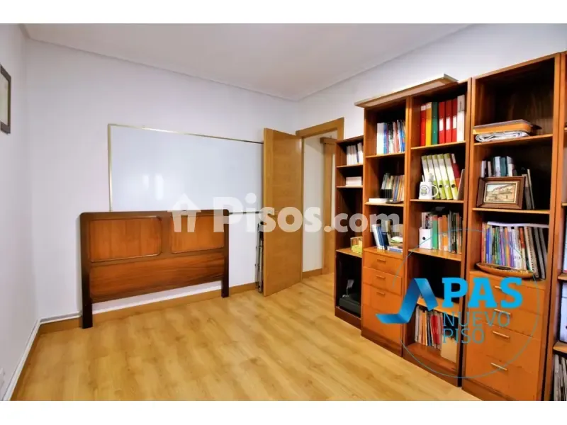 Office - Central Flat with South-Facing Balcony in Santander
