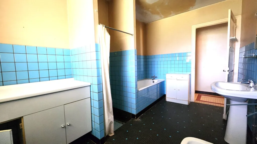 Vannitoad - Character House with Potential in Laurede