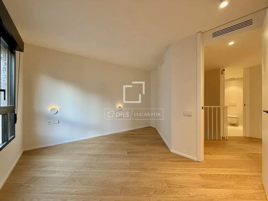 Pièces - Luxury Duplex with Top-Floor Privacy in Alicante