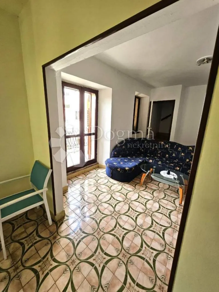 Elutuba - Terraced House with Balcony in Oprtalj
