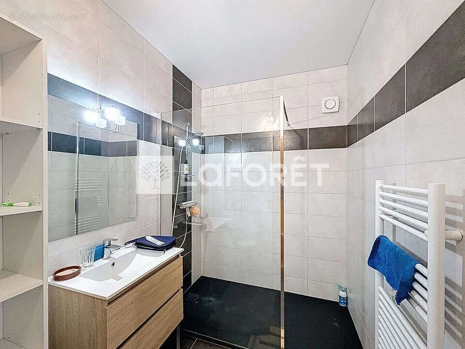Salles de bain - Maison 6 pièces à Flers