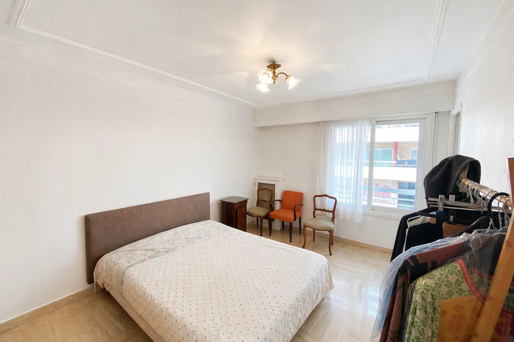 Bedrooms - Spacious 4-Piece Apartment with Parking in Vence
