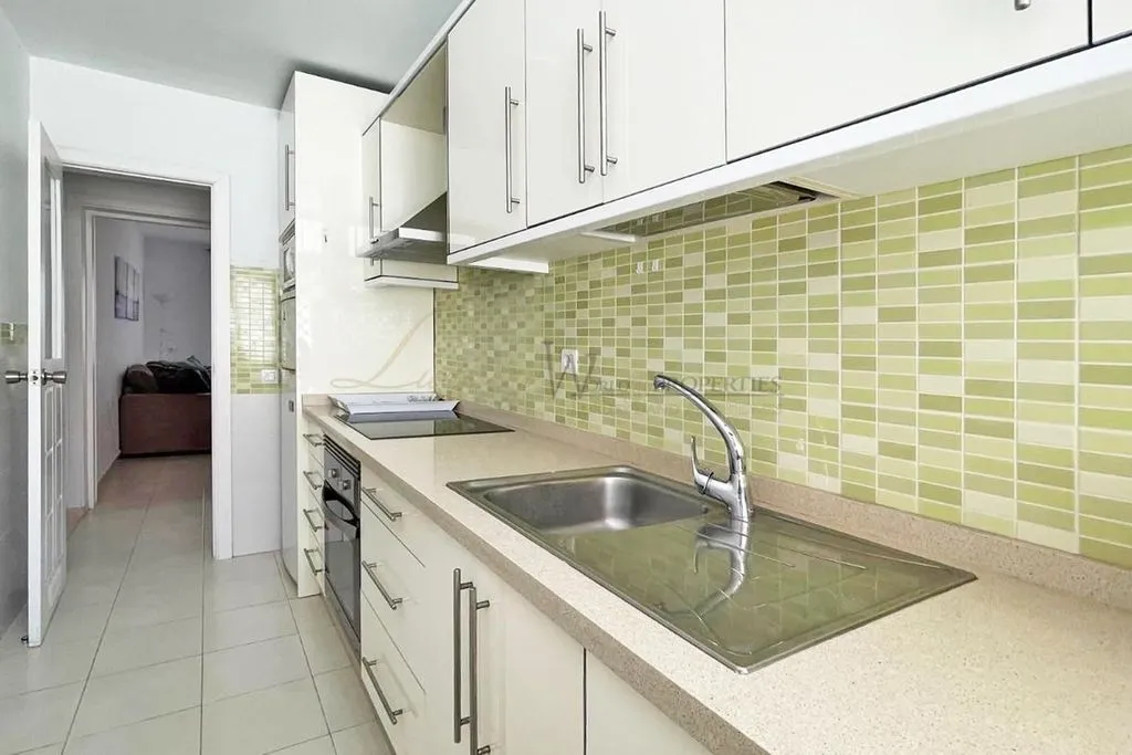 Cuisine - 2-Bedroom Seafront Apartment in Los Cristianos