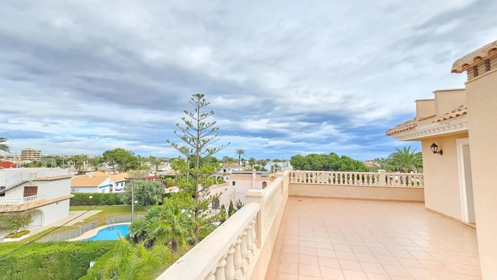 Terrasse - Luxury Villa with Pool in Cabo Roig