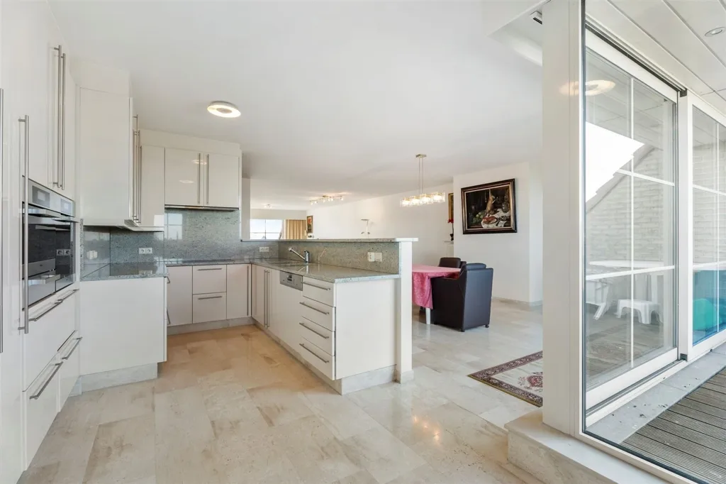 Kitchen - Spacious Apartment with Polder Views in Blankenberge