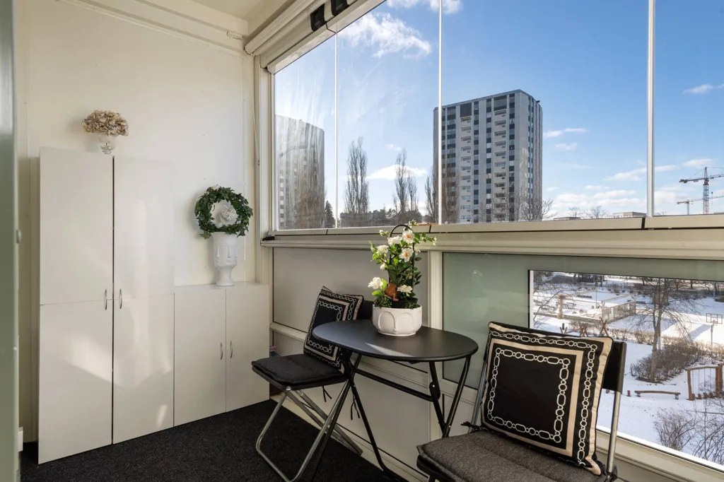 Balcon - Apartment with South-West Balcony in Näsbydal