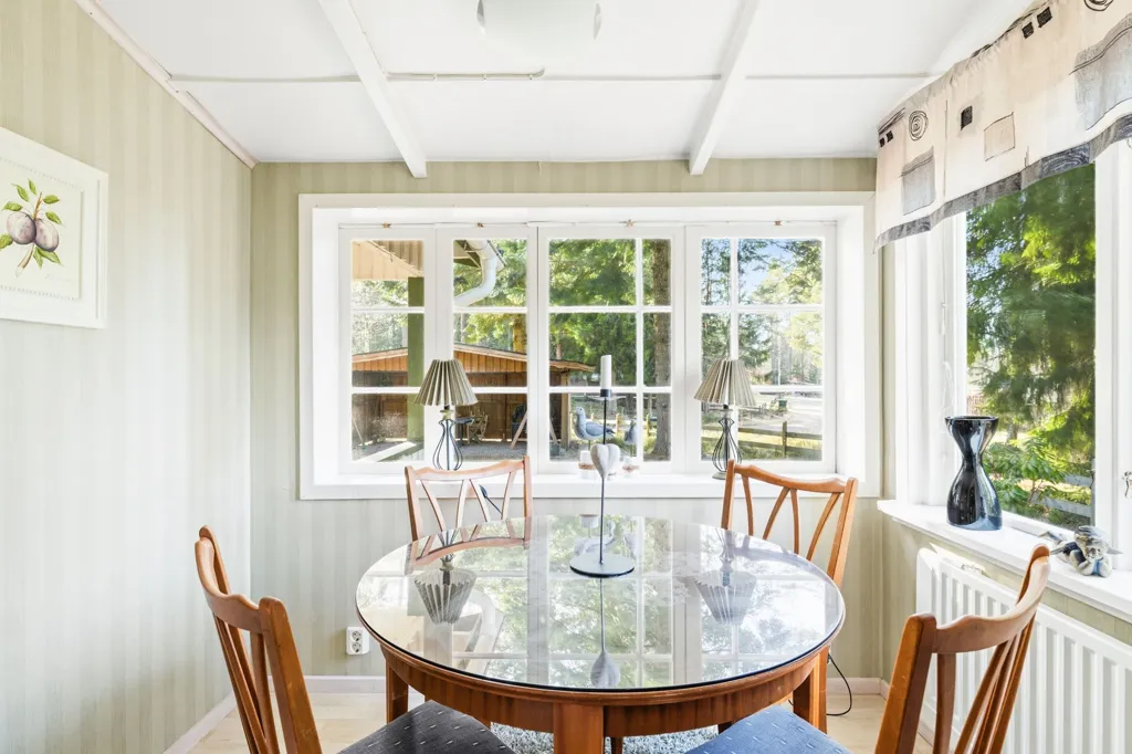 Sala da pranzo - Arrended Property with Lake View in Jönköping