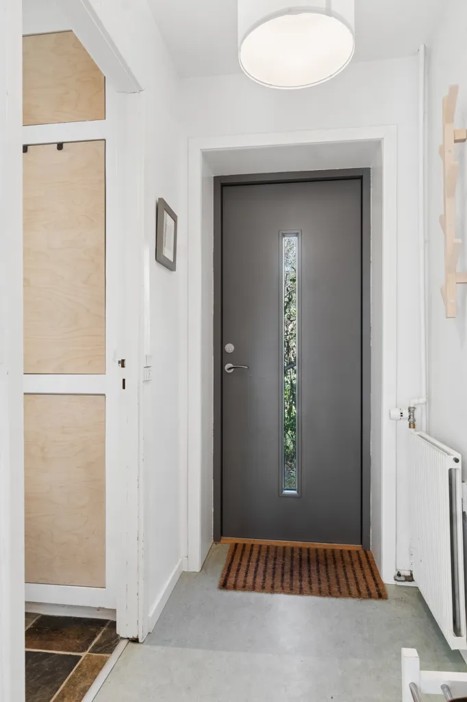 Entrée - Renovated Villa with Forest View in Birkerød