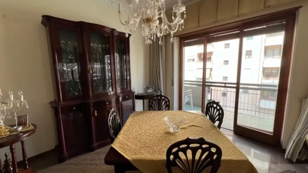 Salle à manger - Spacious Apartment with Dual Entrance in Rende