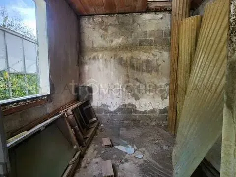 Pièces - Rustic Property with Garden in Camporosso