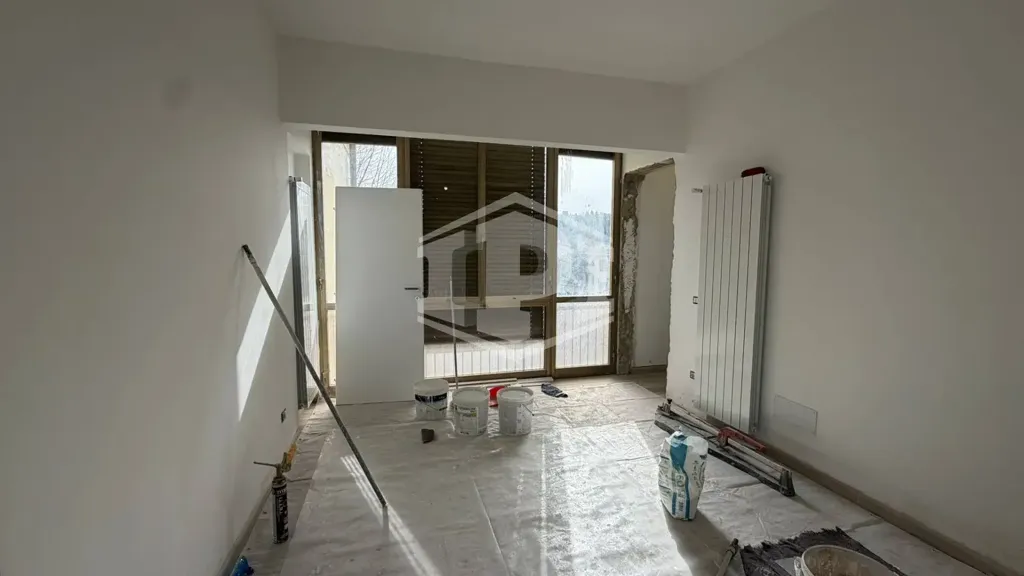 Pièces - Rear-Facing Trilocale with Balcony in Florence
