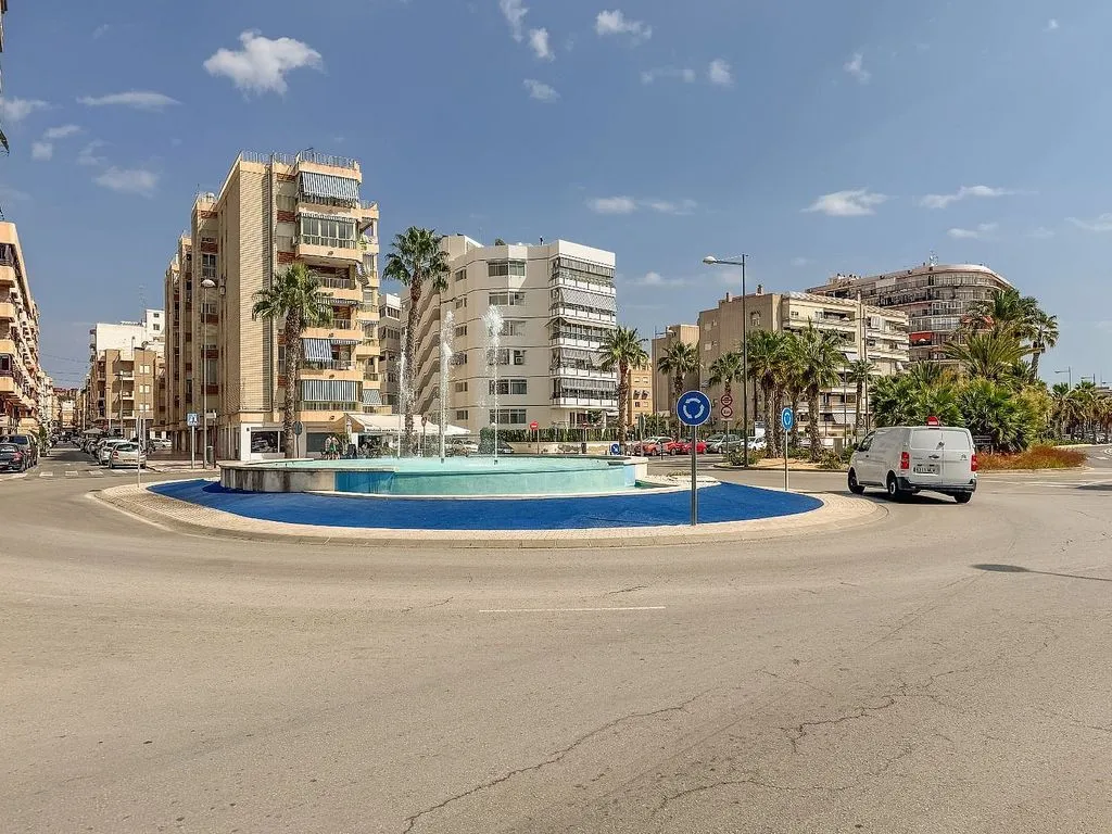 3-Bed Apartment with Terrace in Santa Pola Centre