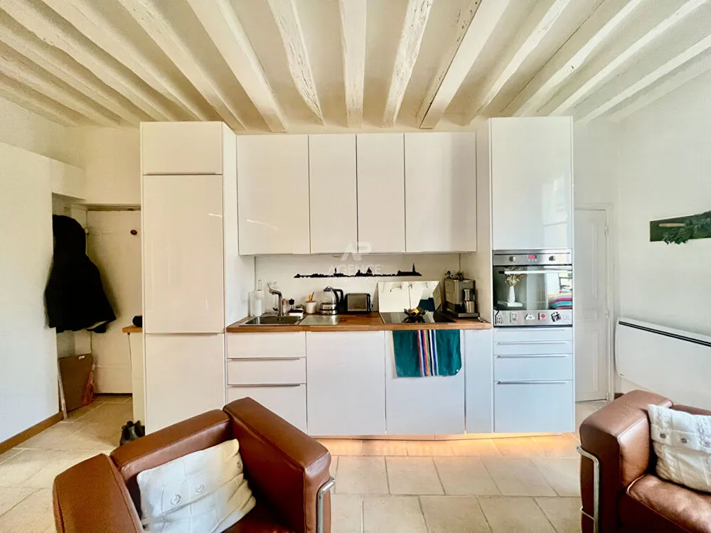 Köök - Renovated 3-Bedroom Flat with Cave in Versailles
