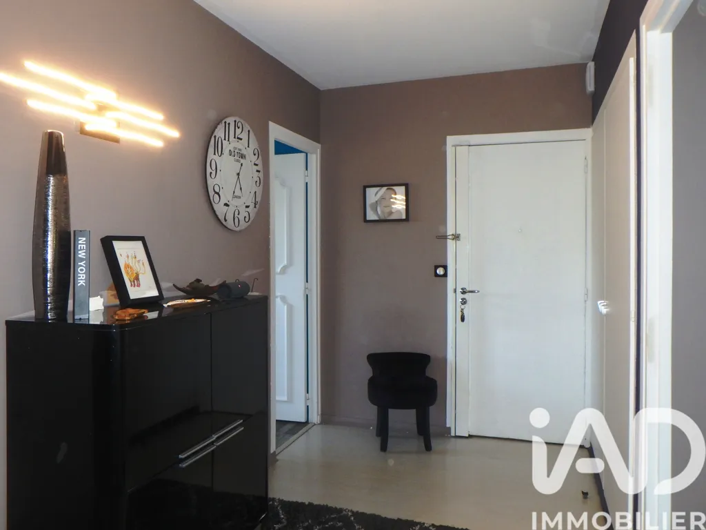 Entrée - Appartement rénové avec balcon à La Tronche