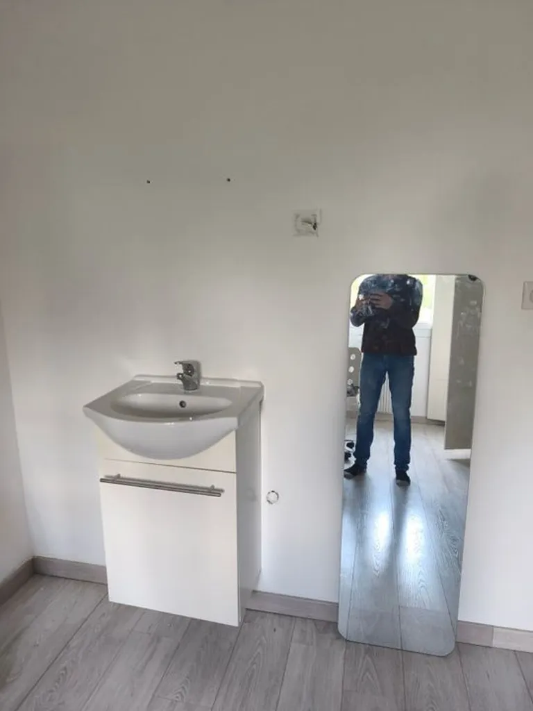 Vannitoad - Studio with Private Bathroom in Marseille 08