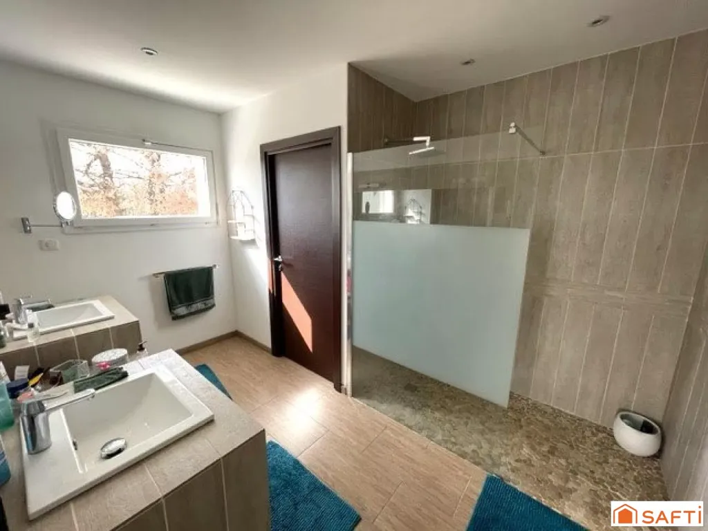 Vannitoad - Contemporary House with Pool in Ollières