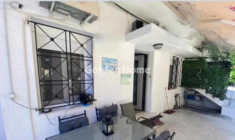 Terrasse - Modernised Flat with Balcony in Moschato Centre